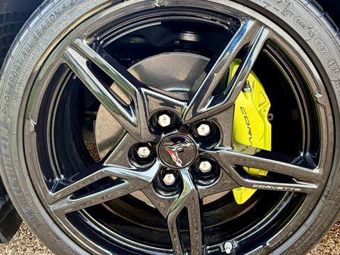 Used 2024 Chevrolet Corvette Stingray Preferred Cpe w/ 2LT RWD image 12