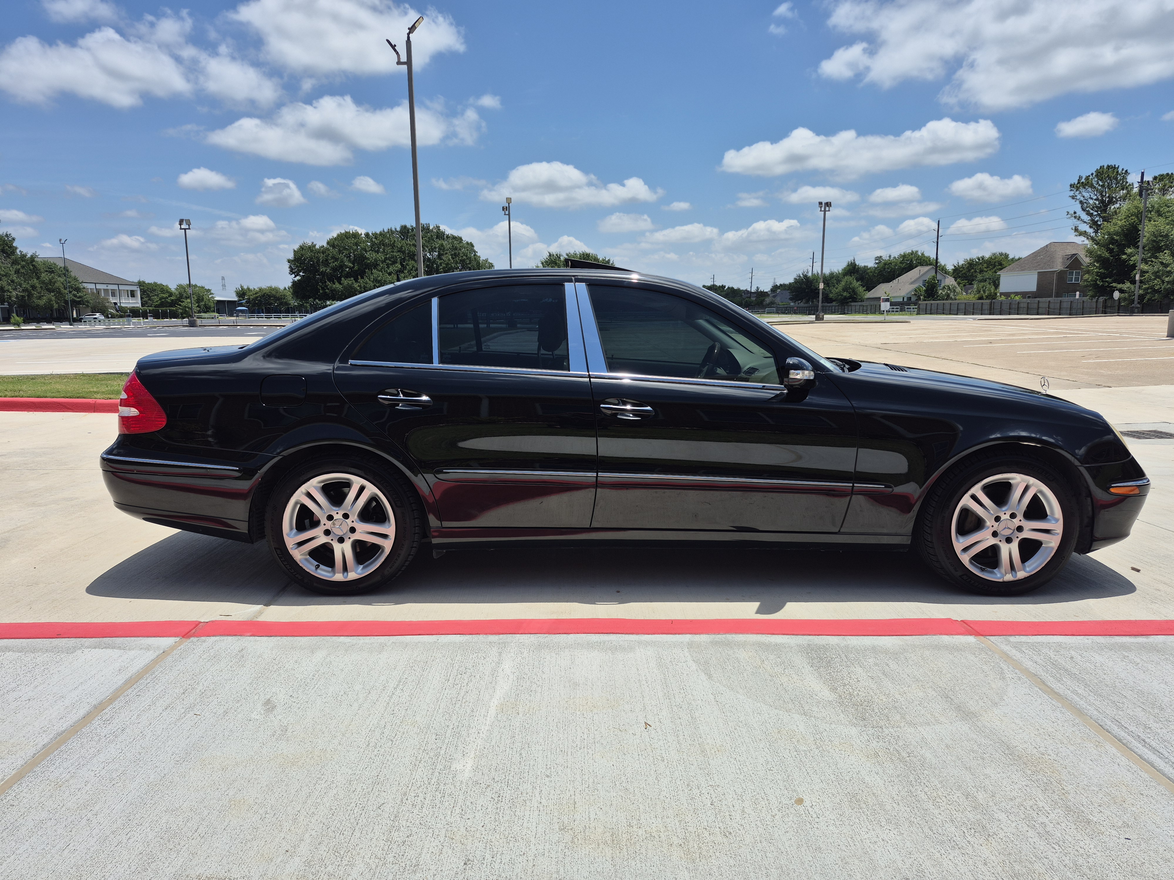 Used 2005 Mercedes-Benz E 500 Sedan image 8