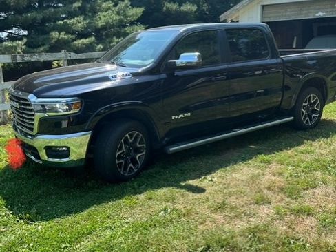 Used 2025 RAM 1500 Laramie image 16