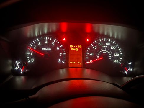 Used 2019 Nissan NV 2500 SV image 18