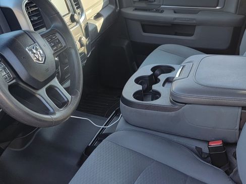 Used 2019 RAM 1500 Classic SLT image 5