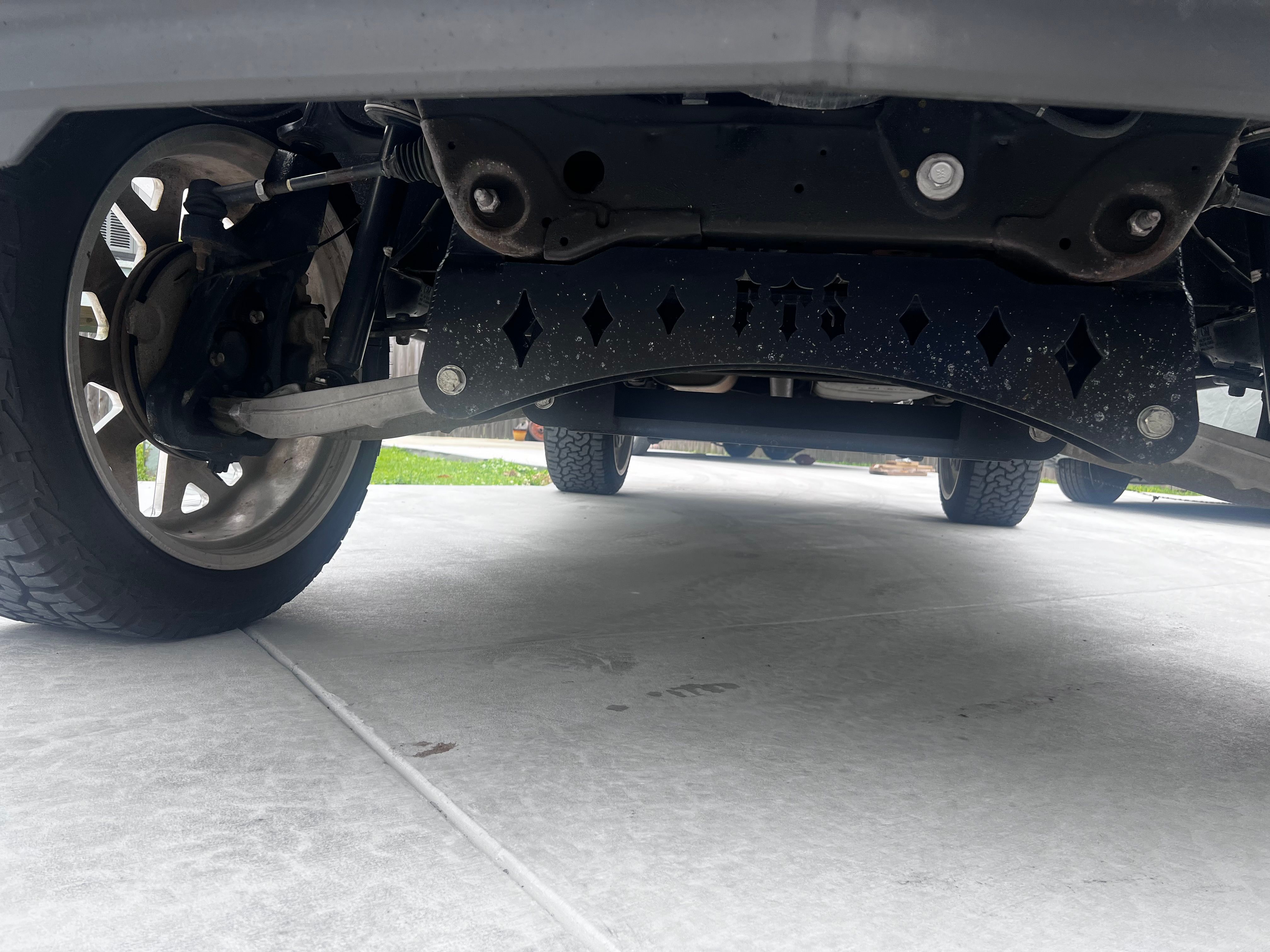 Used 2015 Chevrolet Suburban LT RWD image 14