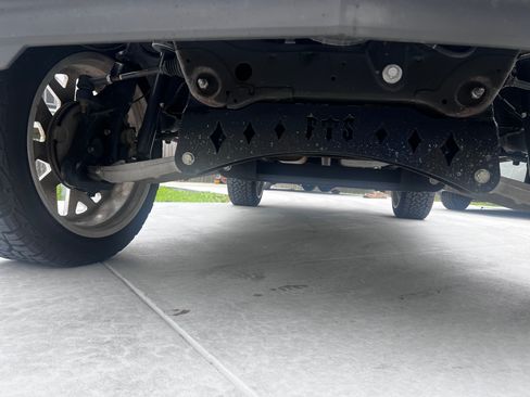 Used 2015 Chevrolet Suburban LT image 14