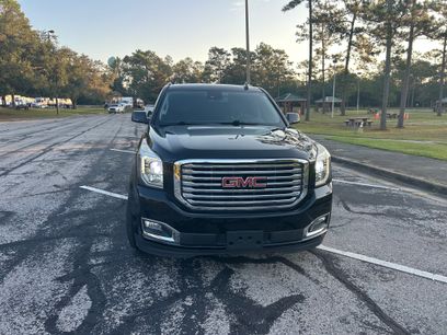 Used 2017 GMC Yukon SLT w/ Premium Edition