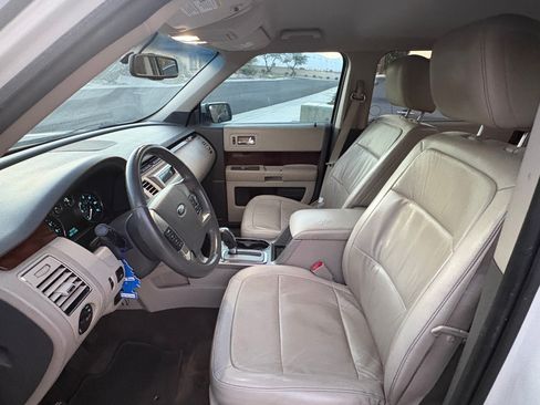 Used 2010 Ford Flex SEL FWD image 17