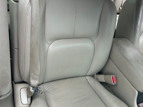 Used 2002 Cadillac Seville SLS w/ Premium Luxury Pkg image 9