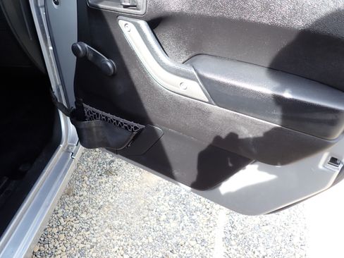 Used 2015 Jeep Wrangler Sport image 20