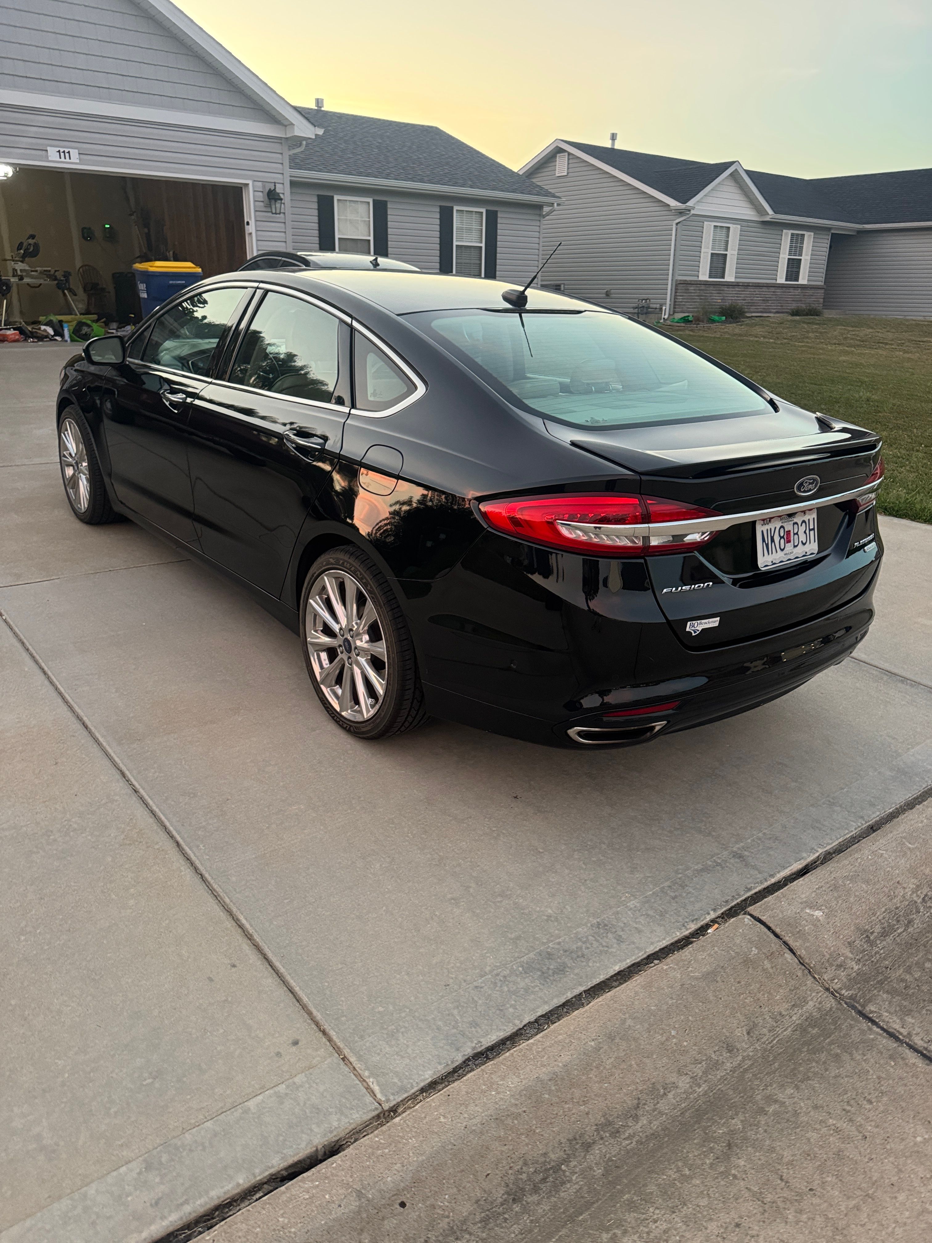 Used 2017 Ford Fusion Platinum FWD image 6