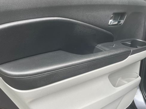 Used 2019 Honda Pilot EX image 14
