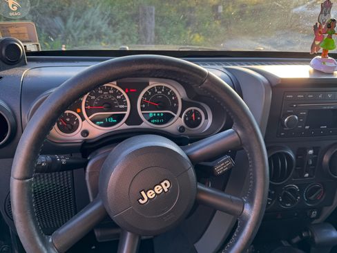 Used 2007 Jeep Wrangler Unlimited Sahara image 13