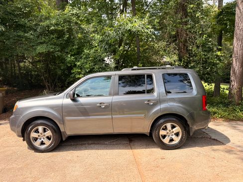 Used 2011 Honda Pilot EX-L image 2