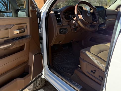 Used 2024 RAM 2500 Limited w/ Towing Technology Group image 11