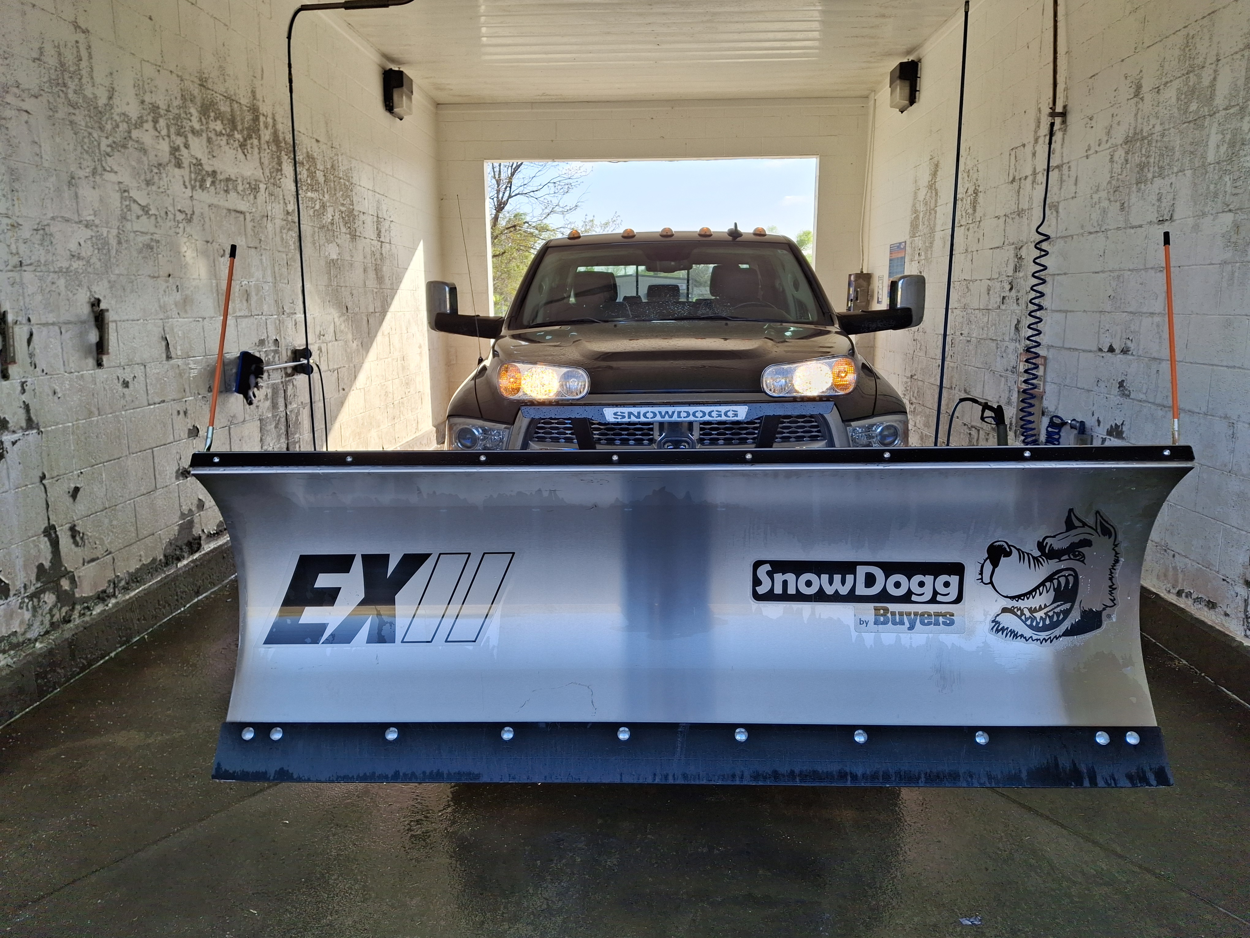 Used 2017 RAM 3500 Laramie w/ Snow Chief Group AWD/4WD image 19