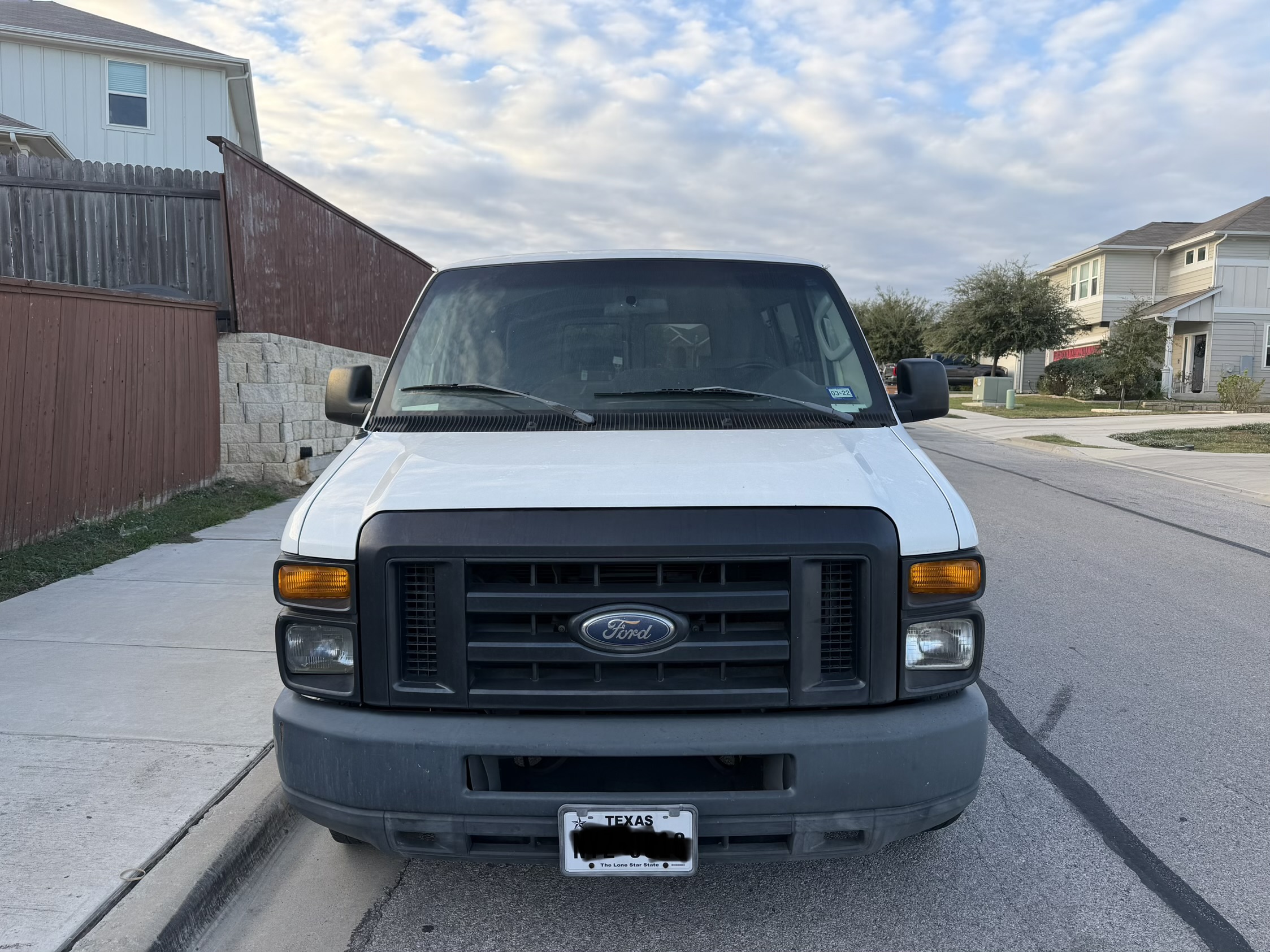 Used 2009 Ford E-150 and Econoline 150 Wagon RWD image 1
