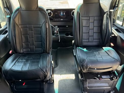 Used 2019 Mercedes-Benz Sprinter 170 image 21