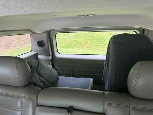 Used 2003 HUMMER H2 Luxury w/ Preferred Equipment Group image 16