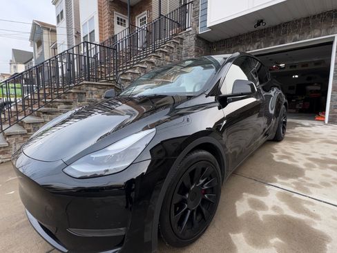 Used 2022 Tesla Model Y Performance image 29