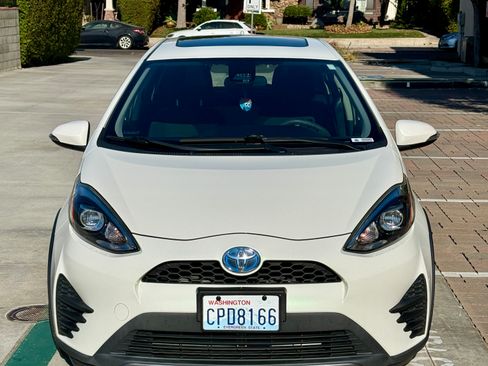 Used 2018 Toyota Prius C Three image 2