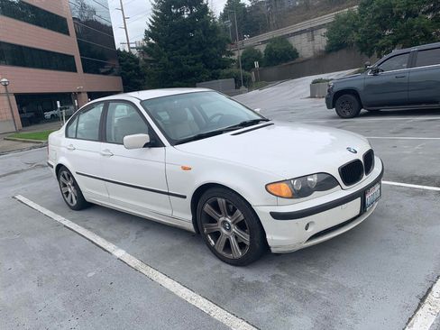 Used 2002 BMW 325i Sedan RWD image 3
