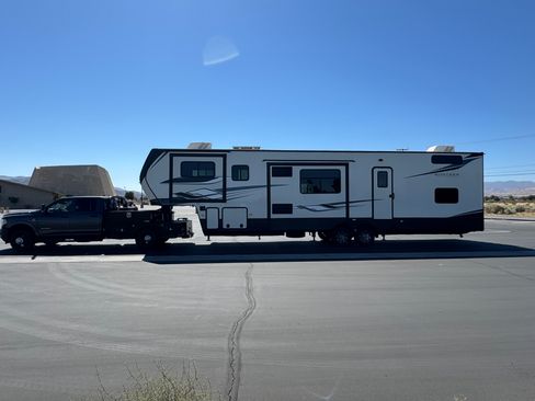 Used 2022 RAM 3500 Tradesman w/ Safety Group image 18