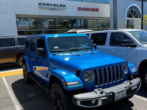 Used 2021 Jeep Wrangler Unlimited Sahara w/ Cold Weather Group image 6