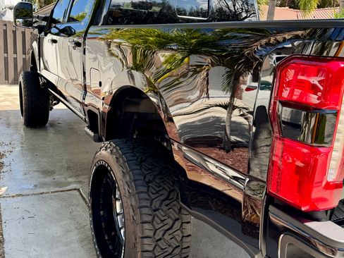 Used 2024 Ford F250 Lariat w/ Black Appearance Package image 15