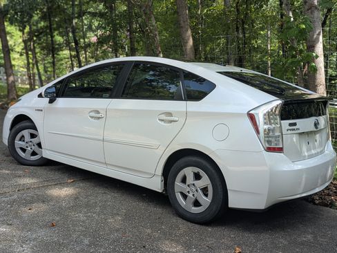 Used 2011 Toyota Prius Three w/ Solar Roof Pkg FWD image 4