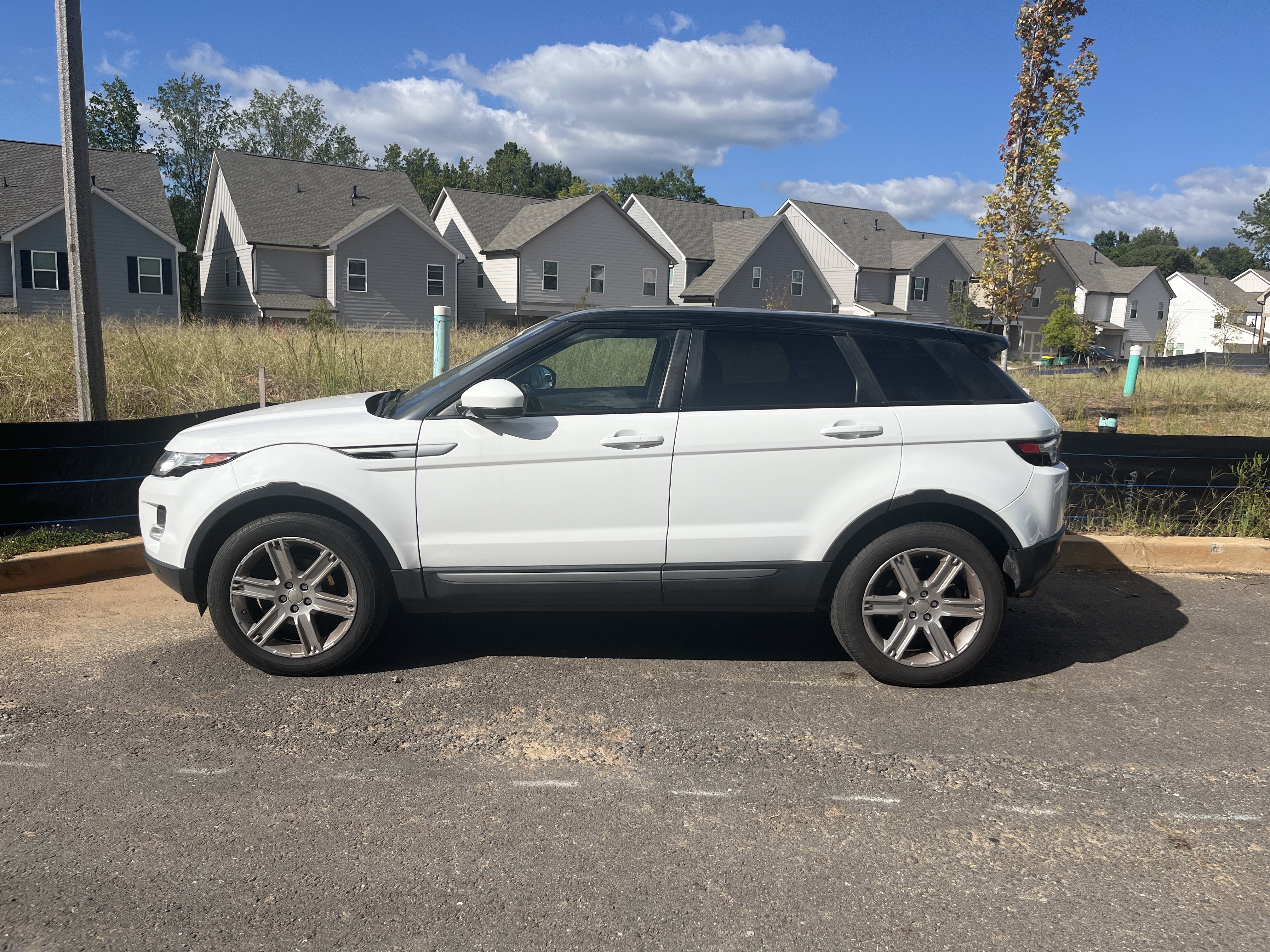 Used 2015 Land Rover Range Rover Evoque Pure Plus AWD/4WD image 2