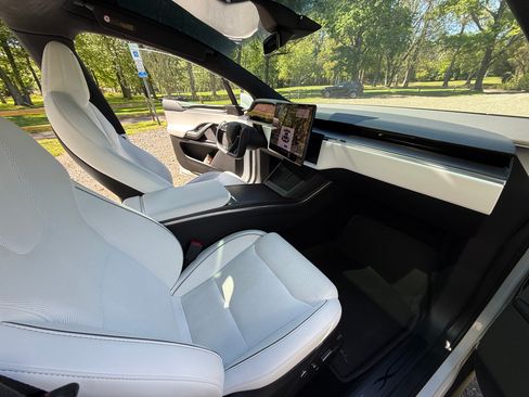 Used 2024 Tesla Model X Plaid AWD/4WD image 25