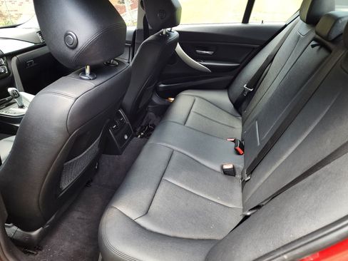 Used 2017 BMW 320i Sedan RWD image 16