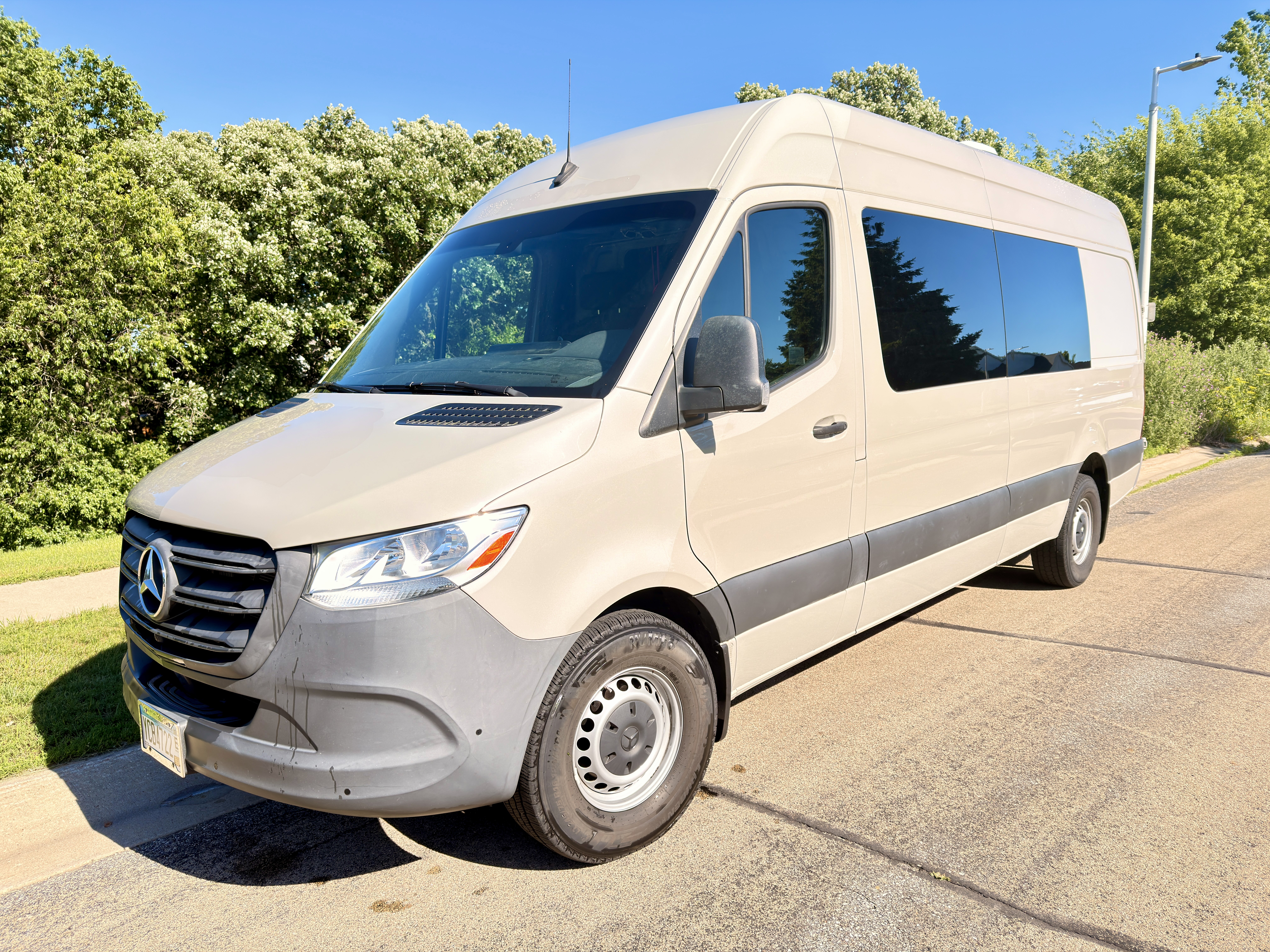 Used 2021 Mercedes-Benz Sprinter 2500 image 1