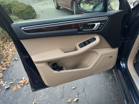 Used 2019 Porsche Macan S image 8