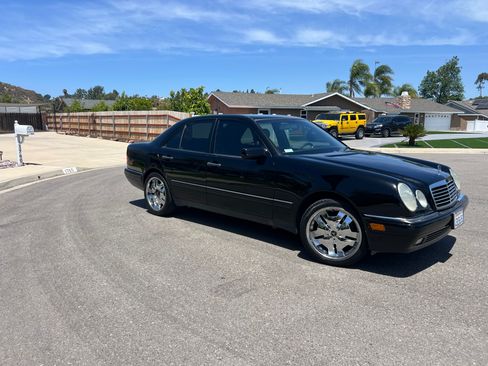 Used 1998 Mercedes-Benz E 320 Sedan image 6
