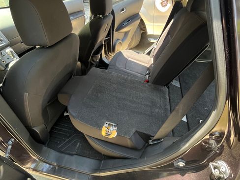 Used 2011 Nissan Rogue SV w/ Premium Pkg image 14