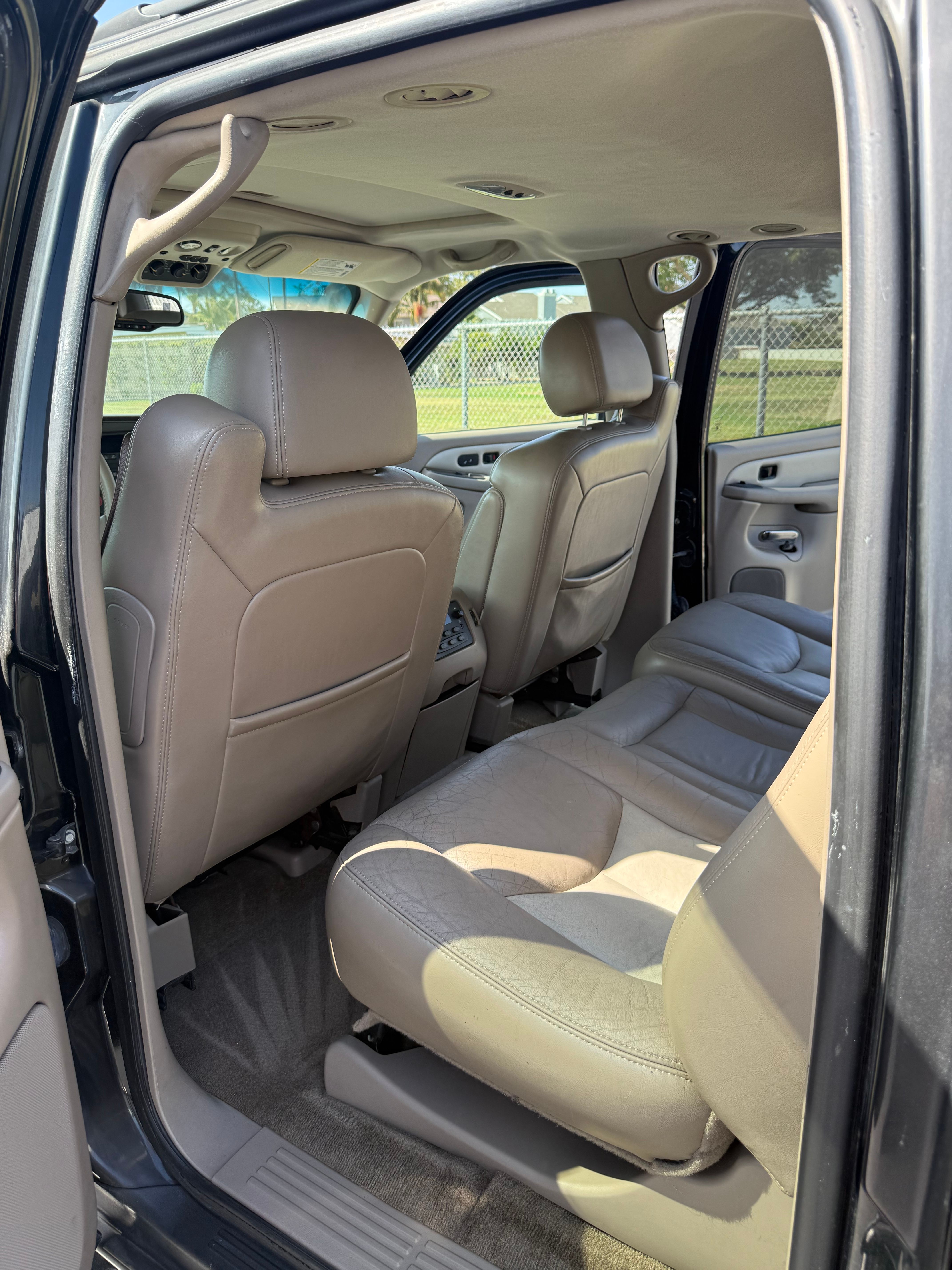 Used 2005 GMC Yukon XL Denali AWD/4WD image 8