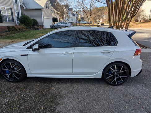 Used 2022 Volkswagen Golf R image 11