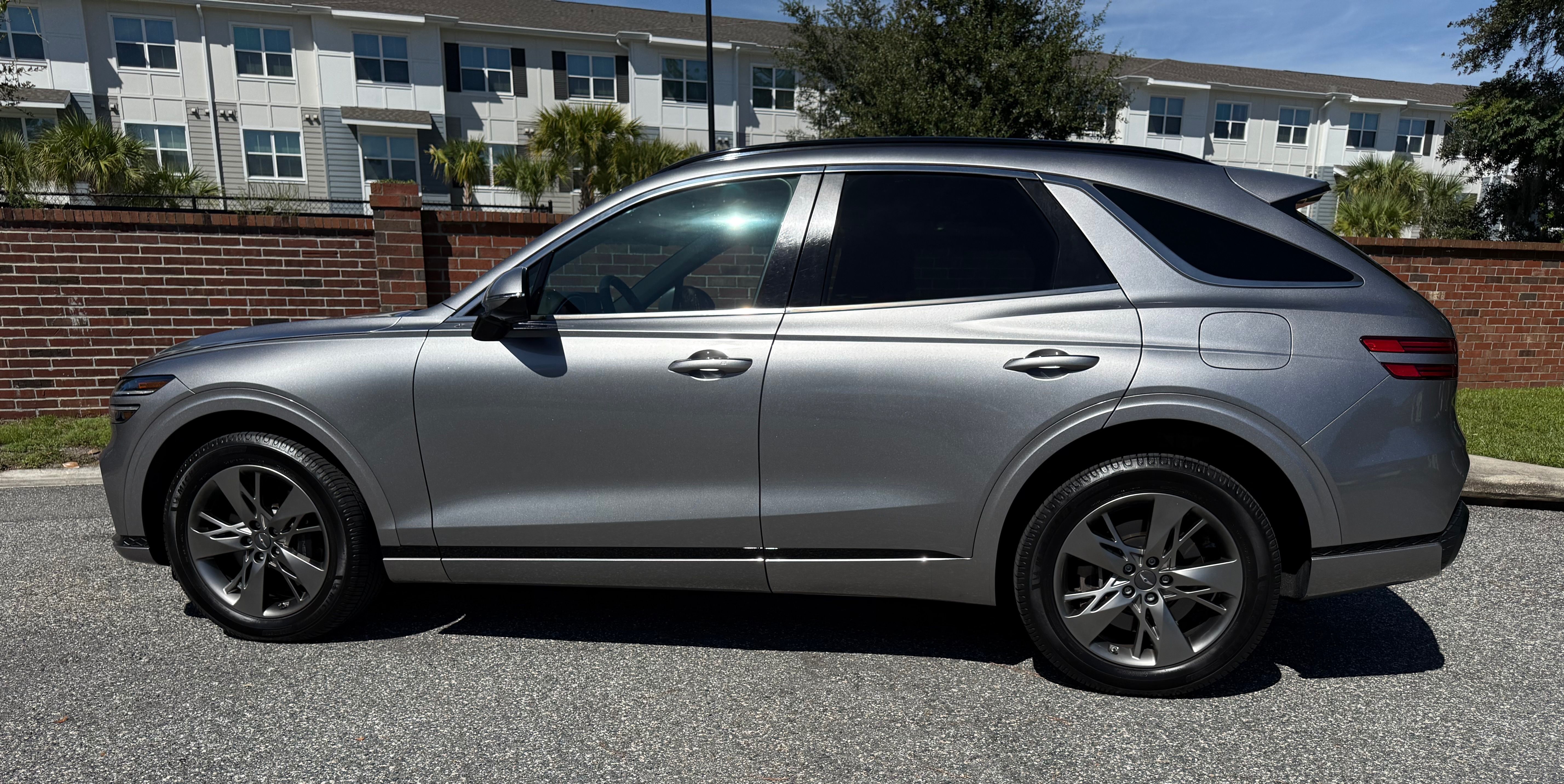 Used 2022 Genesis GV70 3.5T Sport AWD/4WD image 10