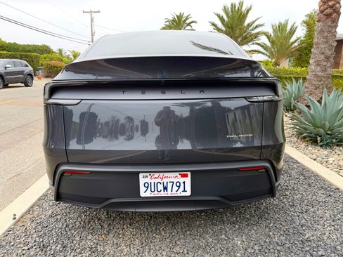 Used 2026 Tesla Model Y Long Range AWD/4WD image 5