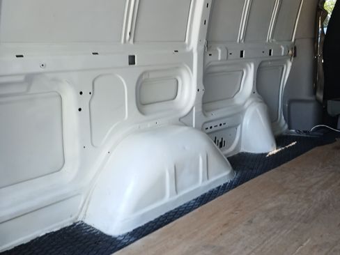 Used 2005 Chevrolet Astro w/ Convenience Package image 25