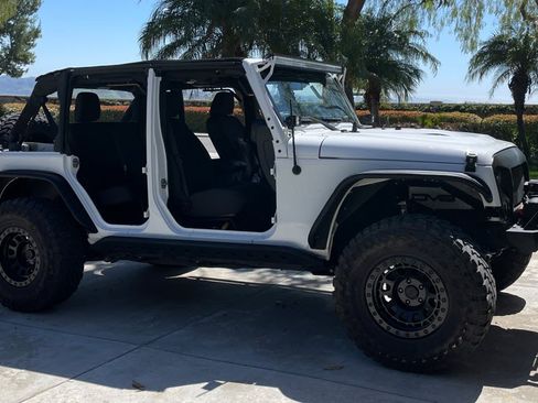 Used 2017 Jeep Wrangler Unlimited Sport image 13