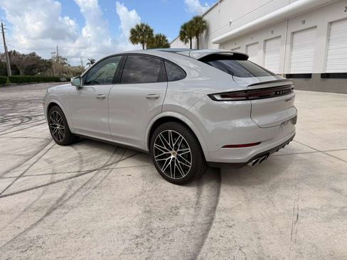 Used 2024 Porsche Cayenne S image 6