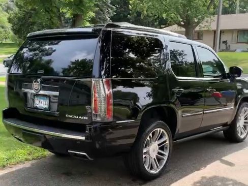 Used 2014 Cadillac Escalade Premium image 9
