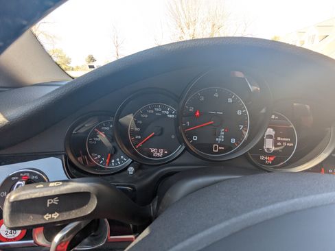 Used 2016 Porsche Panamera 4 Edition image 10