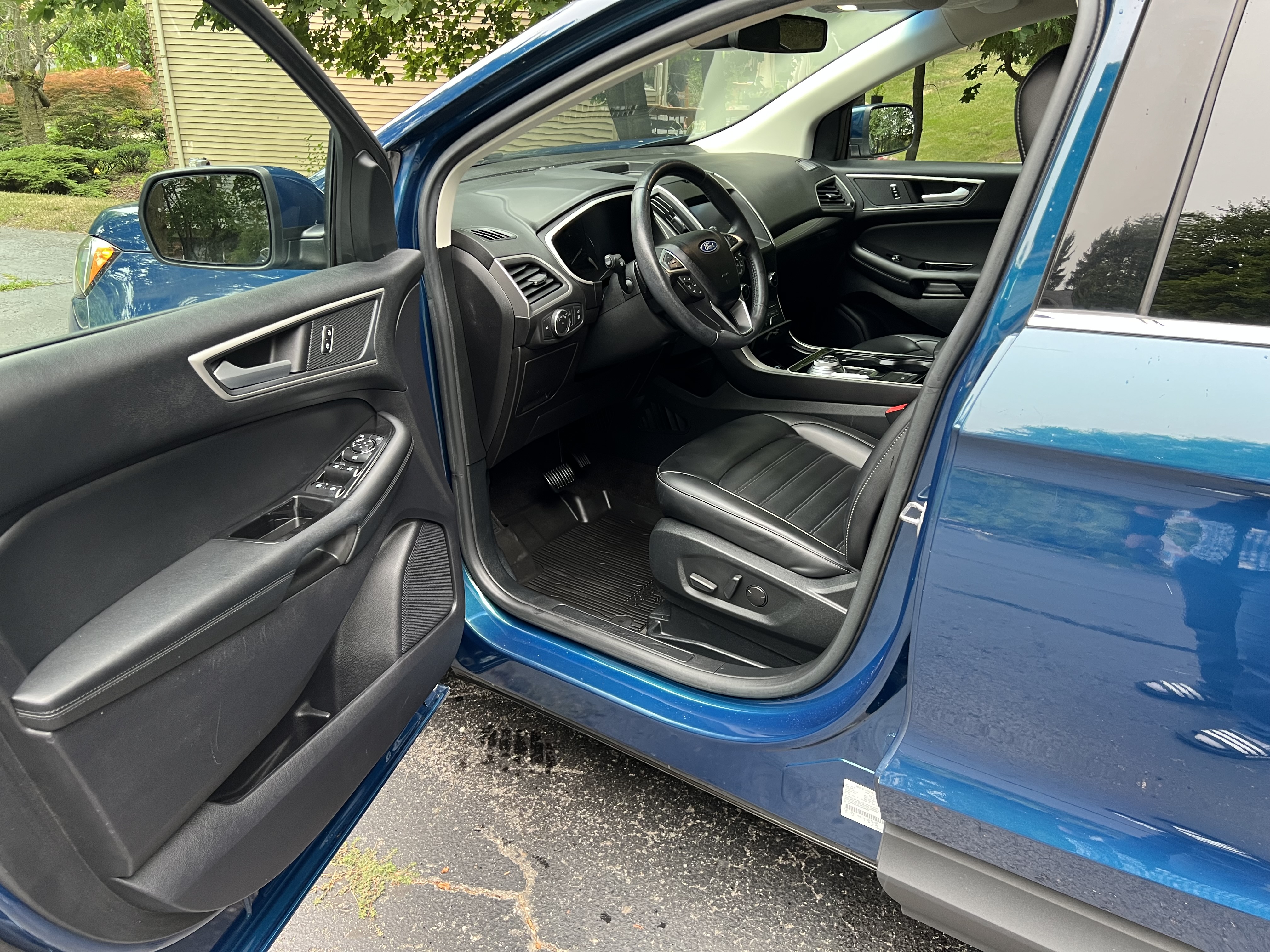 Used 2020 Ford Edge SEL w/ Convenience Package AWD/4WD image 6