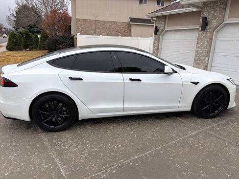 Used 2023 Tesla Model S Plaid image 4