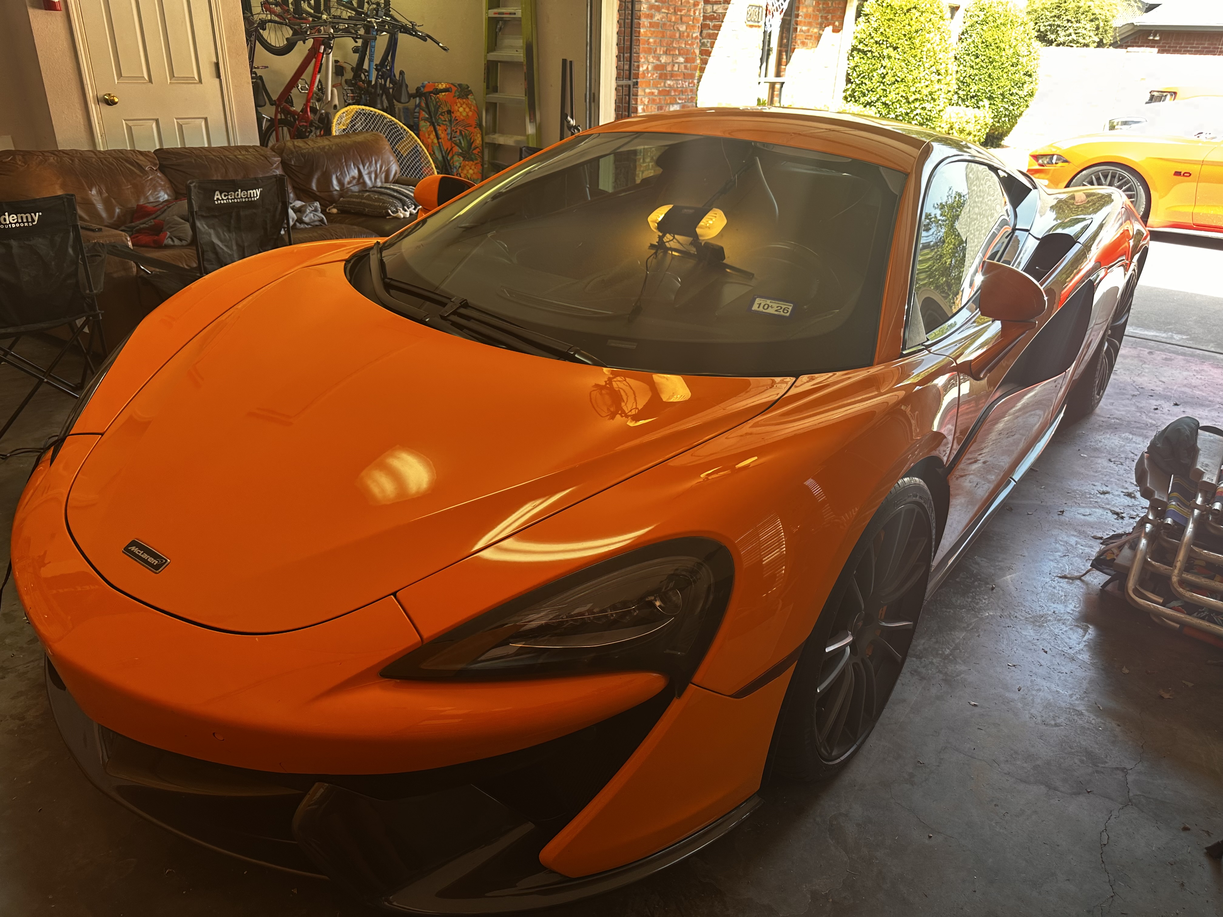 Used 2017 McLaren 570S Coupe RWD image 2