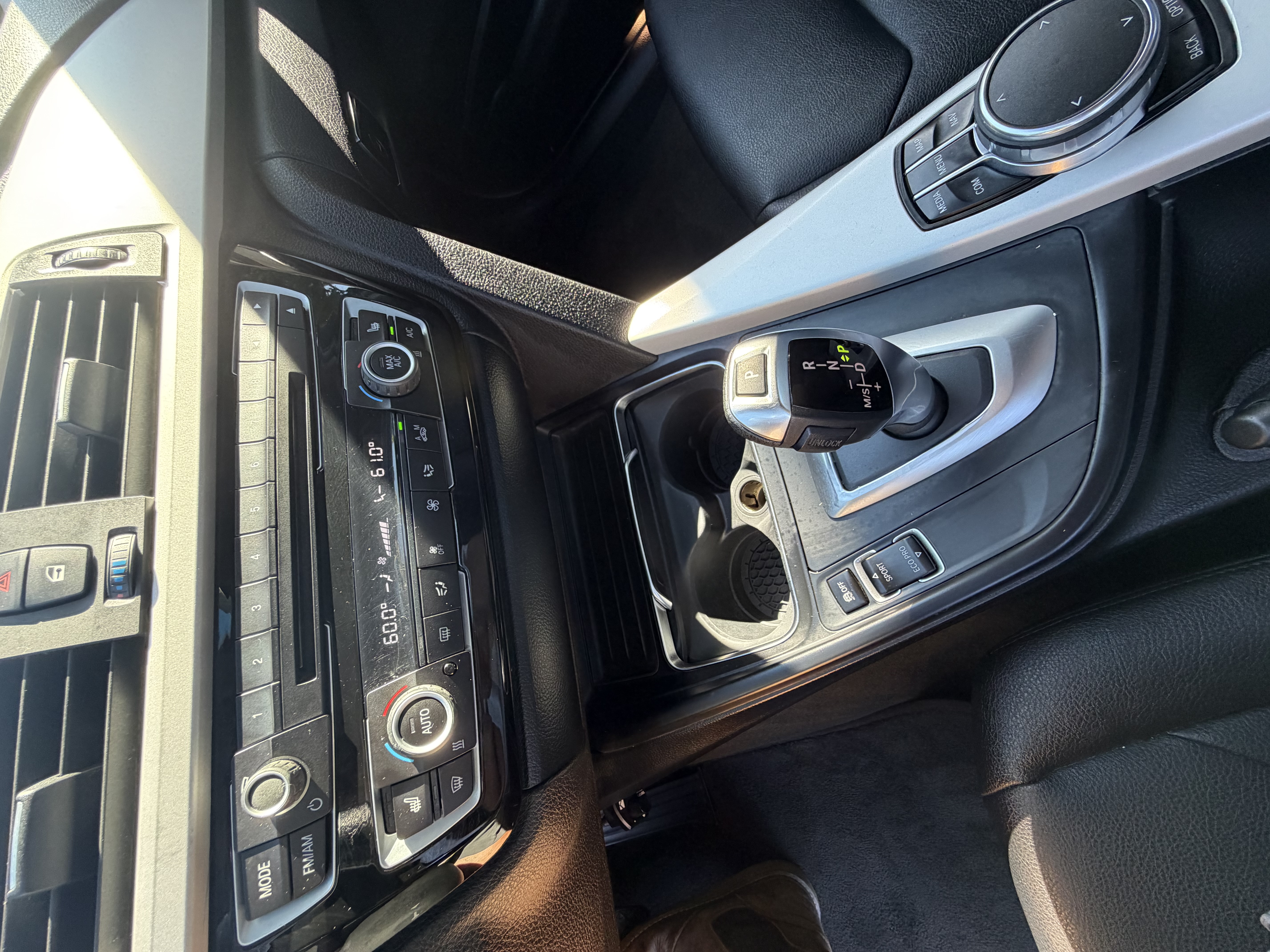 Used 2018 BMW 320i Sedan RWD image 11
