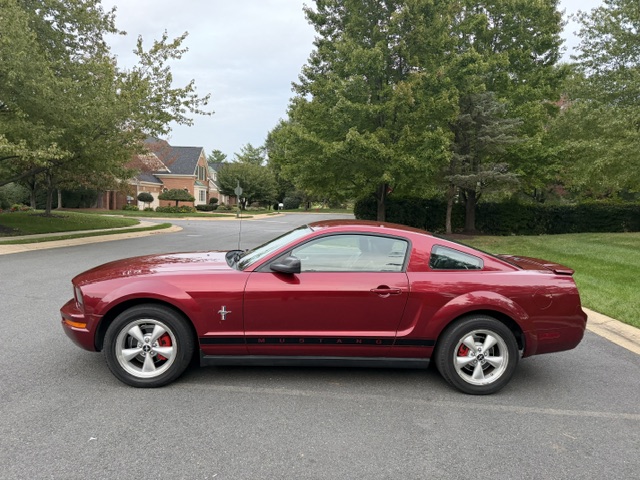 Used 2007 Ford Mustang Premium RWD image 5