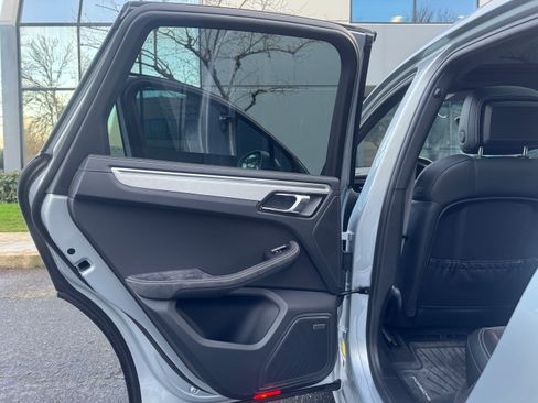 Used 2017 Porsche Macan GTS image 22