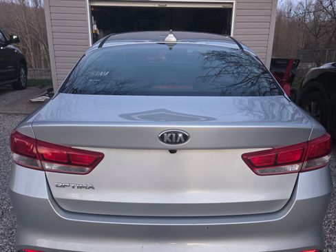 Used 2017 Kia Optima LX image 4